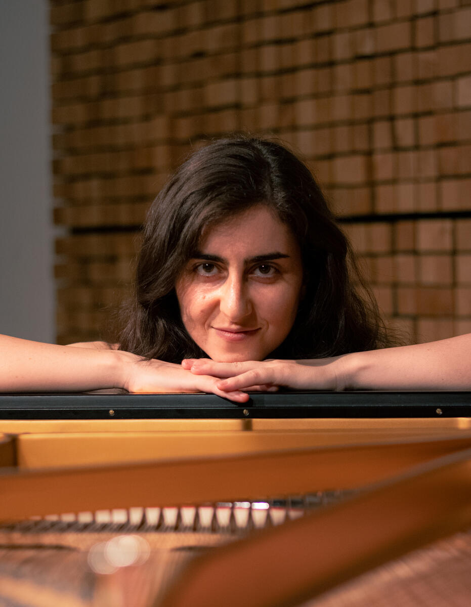 Roni Levy Pianist Closeup